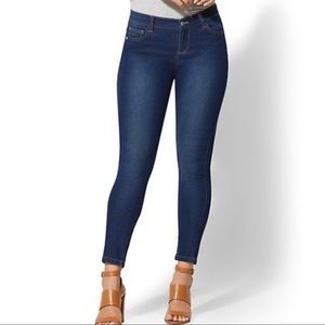 NY&Co Mid-Rise Skinny Jeans, Sz 10 NWT